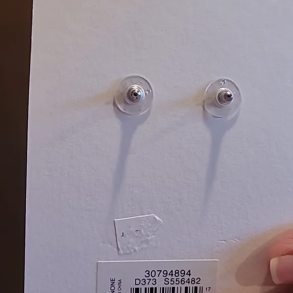 LOFT SparklyNecklace and Earrings - Picture 5 of 6